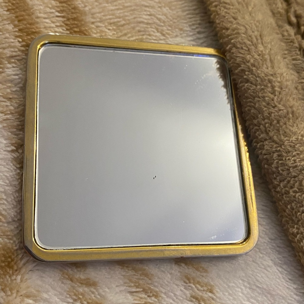 Vintage Dior Radiant Gold Compact Mirror - Picture 2 of 3
